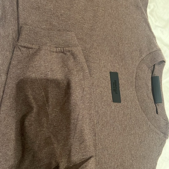 Essentials long sleeve - Picture 5 of 5